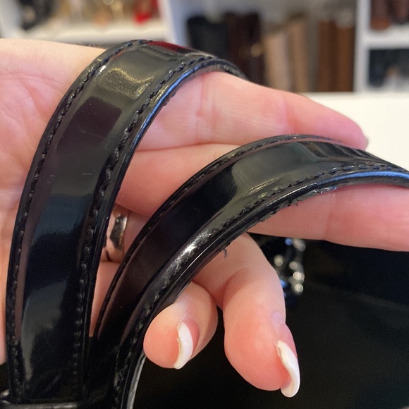 DKNY black patent tote bag with chain shoulder straps - Picture 10 of 10